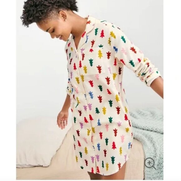 Hanna Andersson Trees Flannel Nightshirt Sz M Full Button Holiday Winter - Picture 1 of 7